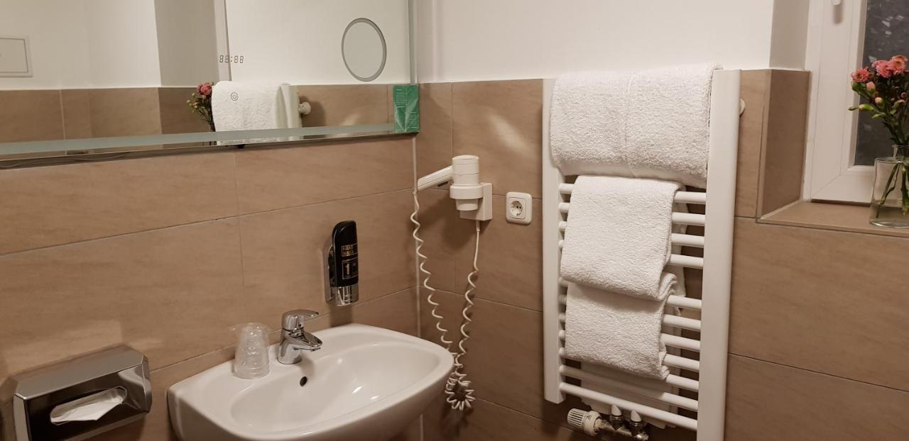 Hotel Budapester Hof 함브루크 외부 사진